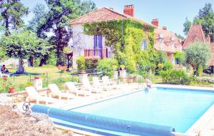 Maisons de vacances Awesome Home In Le Change With 4 Bedrooms, Wifi And Private Swimming Pool : photos des chambres