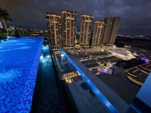 Pavilion 2 Revol Sky Pool 2-3 pax LS25