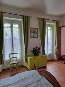 Appartements F2 climatise proche des Thermes : photos des chambres