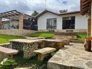 Casa de campo Villa Tatiana- Mesa de Los Santos - Jordán