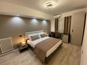 Hotel Plaza Ungheria - 阿尔卡莫