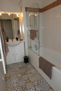 Charmant 2 pièces proche d Honfleur, piscine en saison, parking gratuit, Wifi