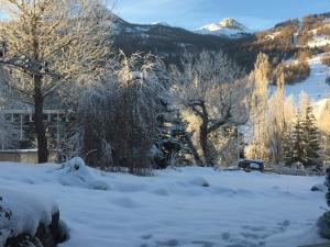 Serre Chevalier Chantemerle T2 + coin montagne en RDC pour 6 personnes