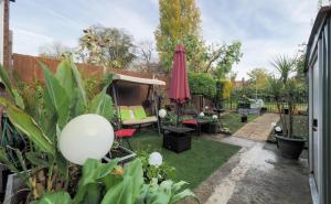 Stunning, large 1 bed riverside flat