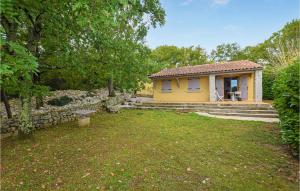 Maisons de vacances Beautiful home in Chauzon with 2 Bedrooms : photos des chambres