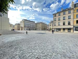 Appartements LE ROI SOLEIL • 4min Chateau Versailles • 1min Gare Versailles Rive Gauche : photos des chambres