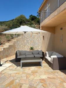Villas Modern house with private pool and stunning view 800m from beach. : photos des chambres