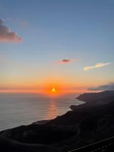 Cabin at Baja's coastal Cliffs. - Marisol