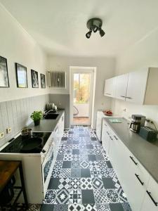 Wunderschöne Altbauwohnung mit Balkon - 102 qm