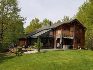 Chalet de charme avec sauna et piscine couverte, proche de Vichy, tout confort, animaux acceptés - FR-1-489-370 - Charmeil
