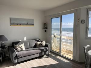 Appartement 2 chambres, parking privatif, proche mer - FR-1-197-548