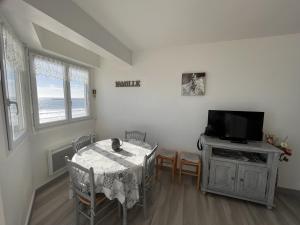 Appartement 2 chambres, parking privatif, proche mer - FR-1-197-548