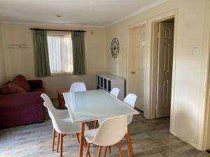 Lake Brockman Tourist Park - Park Home or Cottage