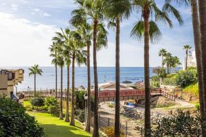 Holidays2Mijas Costa Lubina del Sol Frontline beach pool terrace seaview parking