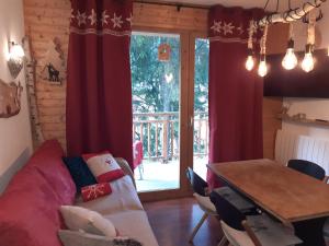 VALFREJUS - Appartement "LErable" Les Chalets de Florence 2 - Chaleureux et fonctionnel - plein centre à côté des télécabines - 4 à 7 pers