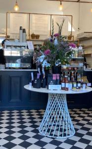 Lovely spacious loft close to train station