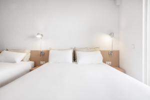 Equador Superior Suites by Olala Homes