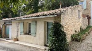 Chambre indépendante au Joli Mazet à Nîmes idéalement situé entre la garrigue et la ville