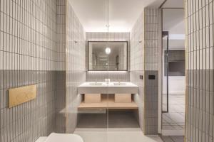 Suite room in Vibe Hotel Sydney Darling Harbour