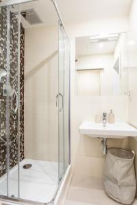 Cozy modern studio in Pragues absolute center