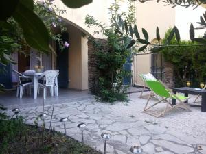 Agréable T3 avec jardin et parking privé, à 350m du centre ville et des plages, wifi, remise supplémentaire de 10 pourcent pour une location à la semaine