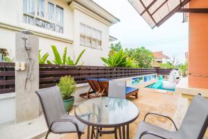 Sea eagle pool villa