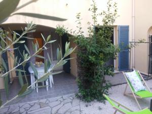 Agréable T3 avec jardin et parking privé, à 350m du centre ville et des plages, wifi, remise supplémentaire de 10 pourcent pour une location à la semaine