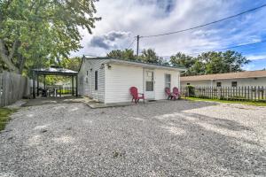 obrázek - Geneva-on-the-Lake Cottage with Patio - Walk to Shore