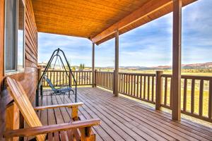 Rustic Bryce Canyon Home with Deck on Sevier River!