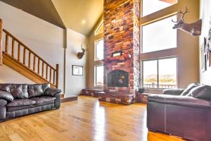 Rustic Bryce Canyon Home with Deck on Sevier River!