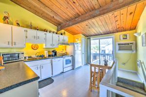 Coastal Atlantic Beach Duplex Less Than 1 Mi to Boardwalk!