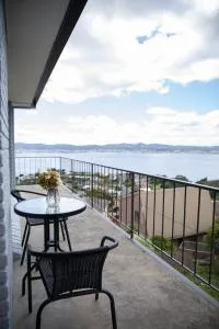 Cheerful 3 bedrooms home with Sea View - Taroona