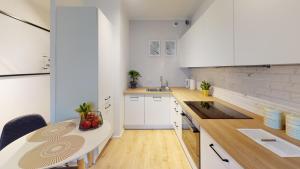 Angel Dreams by the River Walońska 15&19 od WroApart-PL