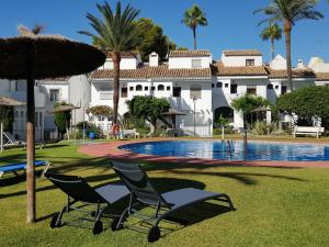 Modern House with large pool!