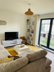 Salt Yard Apartment, Parking and Terrace, Whitstable