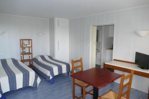 B&B / Chambres d'hotes Kerbugalic GR34 : Chambre Double ou Lits Jumeaux avec Lit d'Appoint