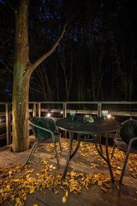 Na Skraju Lasu Domek na Drzewie & Glamping