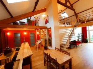 La Grange de Marie à St Angel - Magnifique Grange Rénovée en loft pour 1 à 6 pers - Chamblet