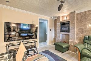 Efficiency Apt Shared Conference Room, Patio