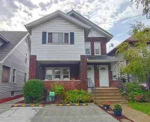 Spacious Frontier Park Apartment - Dock Junction