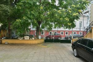 Central flats with free parking fast wifi and AC by Varna Holiday
