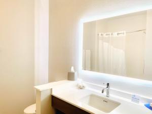 Standard Room room in Holiday Inn Express & Suites - Blythe an IHG Hotel