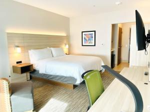 Standard King Room room in Holiday Inn Express & Suites - Blythe an IHG Hotel