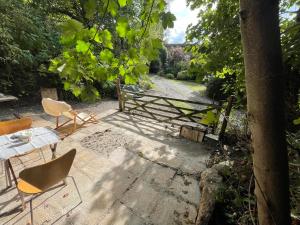 Remarkable Boultons Barn with hot tub