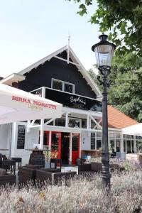 Delightful luxury 2-bedroom holiday home in nature