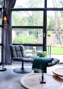 Delightful luxury 2-bedroom holiday home in nature