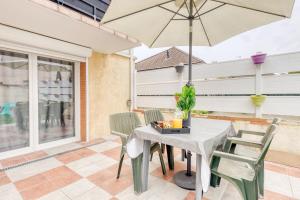 Appartements appartement tout equipe avec terrasse et parking prive : photos des chambres