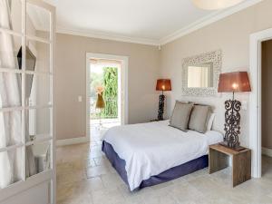 Villas Wonderful Villa in Mandelieu la Napoule with Private Pool : photos des chambres