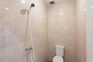 RedDoorz near Prujakan Station Cirebon