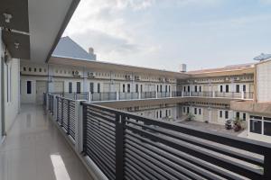 RedDoorz Plus Syariah @ Tuparev Cirebon 3